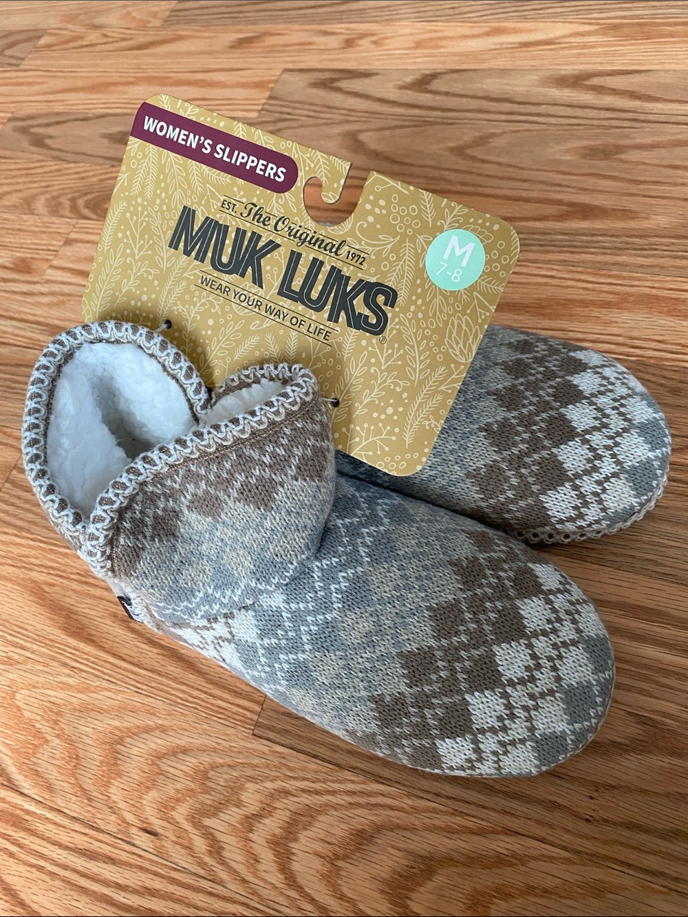 Muk Luks Women’s Brown, Gray, Cream Knit Slippers-7/8 NWT  Fall Cozy Winter